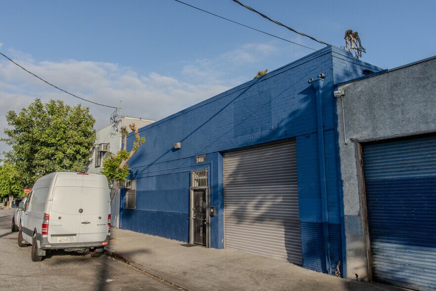 2456 E 57th St, Huntington Park, CA à vendre - Photo de l’immeuble – Image 1 sur 21