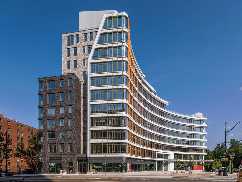 285 W 110th St, New York, NY à louer - Photo de l’immeuble – Image 1 sur 2