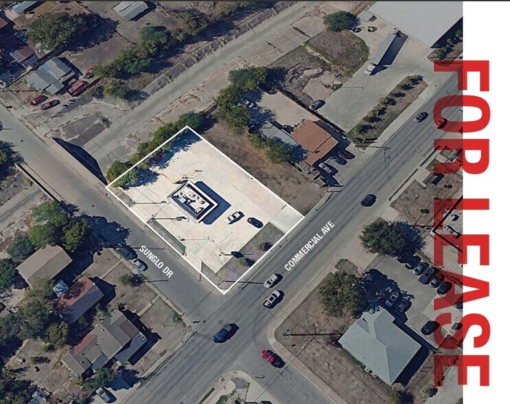 2423 Commercial Ave, San Antonio, TX à louer - Photo de l’immeuble – Image 1 sur 13