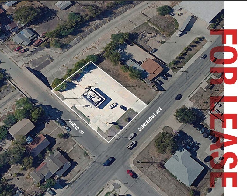 2423 Commercial Ave, San Antonio, TX à louer Photo de l’immeuble– Image 1 sur 14