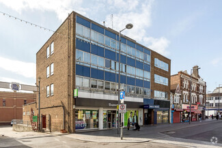 Plus de détails pour 12-18 Station Para, Barking - Bureau à louer