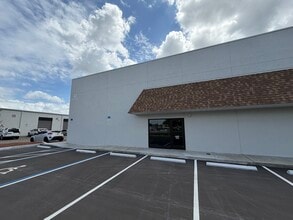 9224 130th Ave, Largo, FL à louer Photo intérieure– Image 2 sur 10