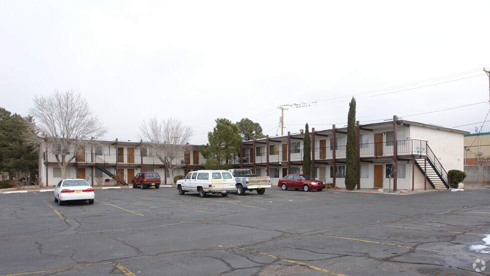 1024 Alvarado Dr SE, Albuquerque, NM à vendre - Photo de l’immeuble – Image 3 sur 5