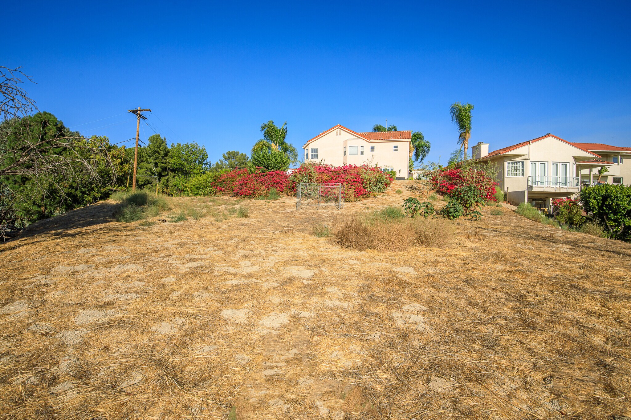5015 Calatrana Dr, Woodland Hills, CA à vendre Photo principale– Image 1 sur 11