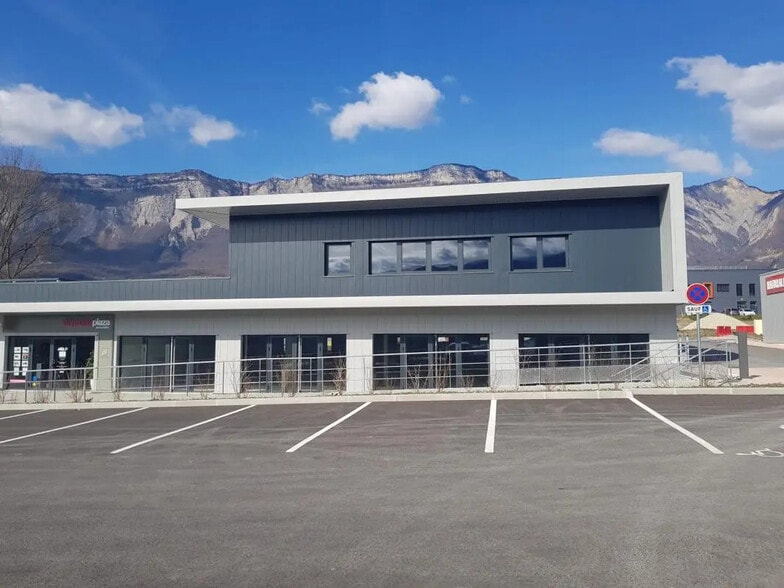 Local commercial dans Saint-Ismier à vendre - Photo de l’immeuble – Image 1 sur 8