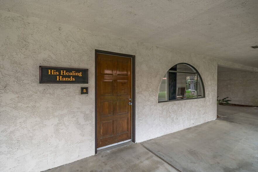1050 Las Tablas Rd, Templeton, CA à vendre - Photo de l’immeuble – Image 2 sur 17
