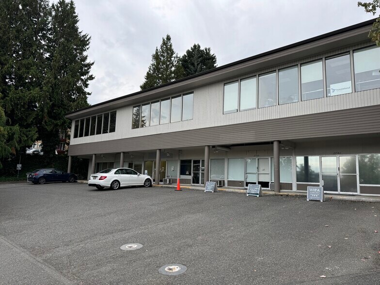 2701-2711 76th Ave SE, Mercer Island, WA à louer - Photo principale – Image 1 sur 1