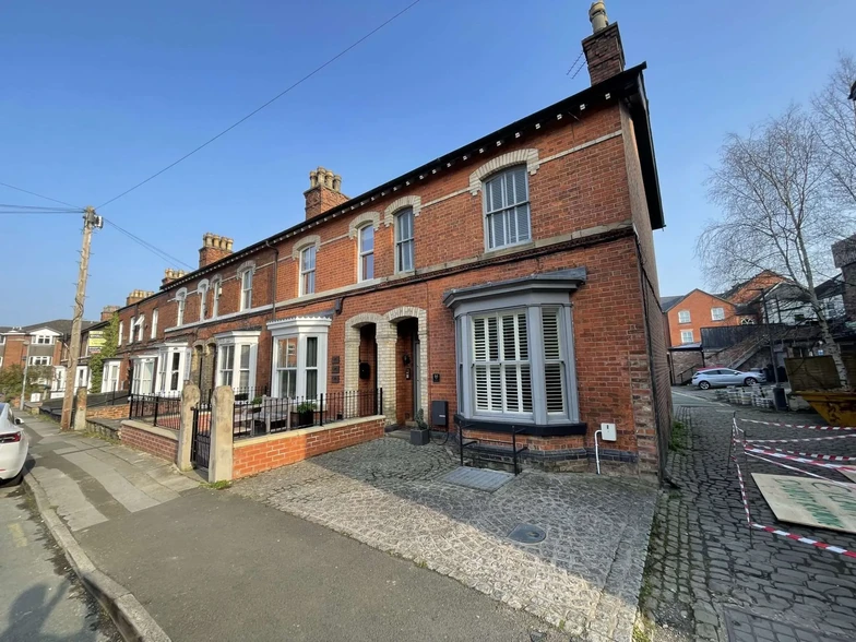 2 George St, Alderley Edge à vendre - Photo de l’immeuble – Image 1 sur 1