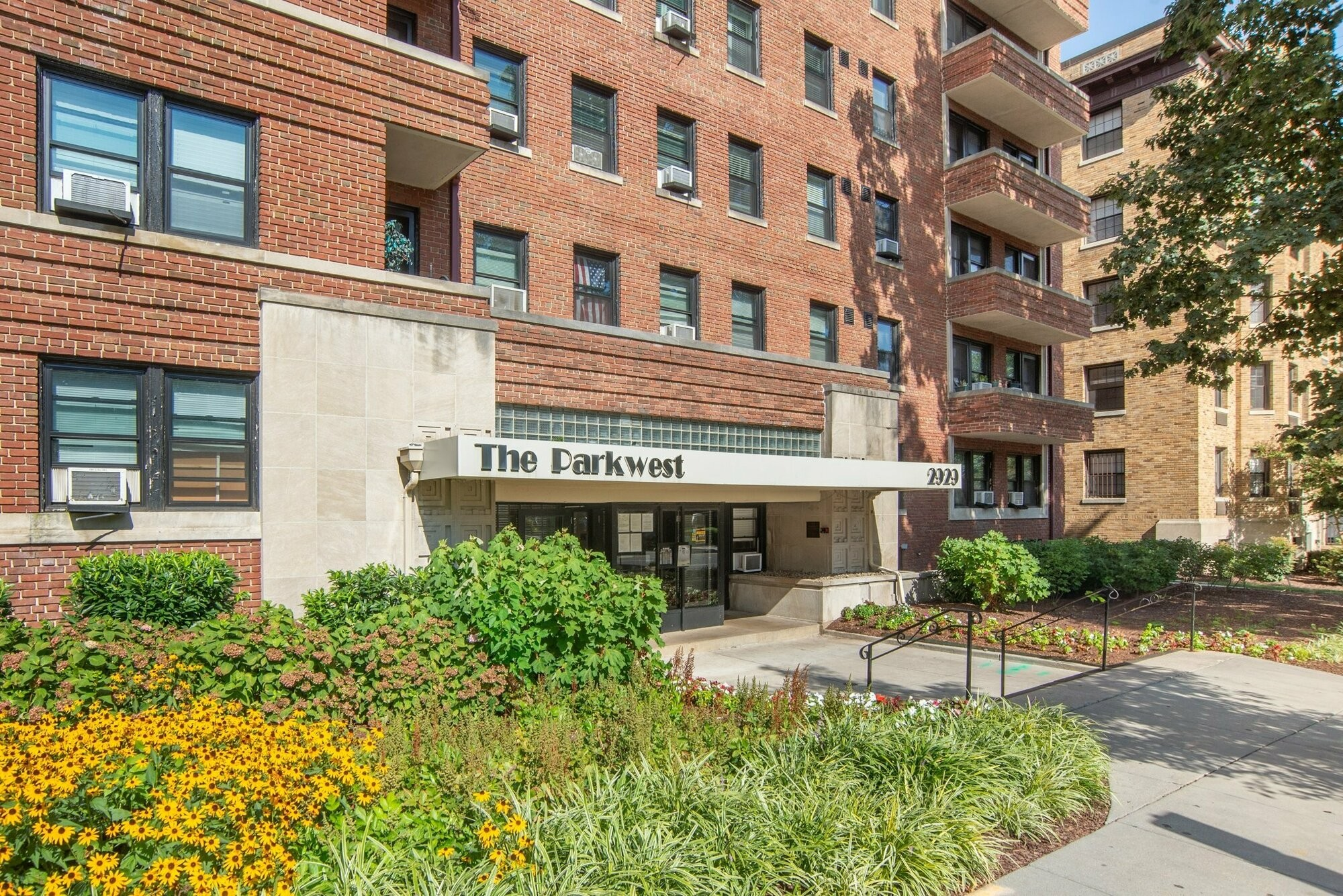 2929 Connecticut Ave NW, Washington, DC à louer Photo de l’immeuble– Image 1 sur 12