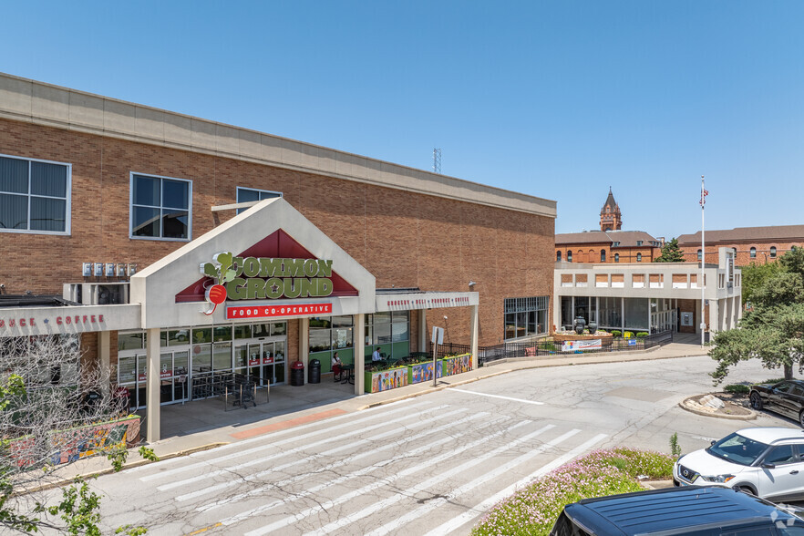 100 Lincoln Sq, Urbana, IL à louer - Photo de l’immeuble – Image 2 sur 16