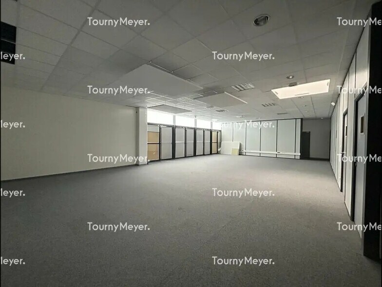 Bureau dans Nîmes à louer - Photo intérieure – Image 3 sur 4