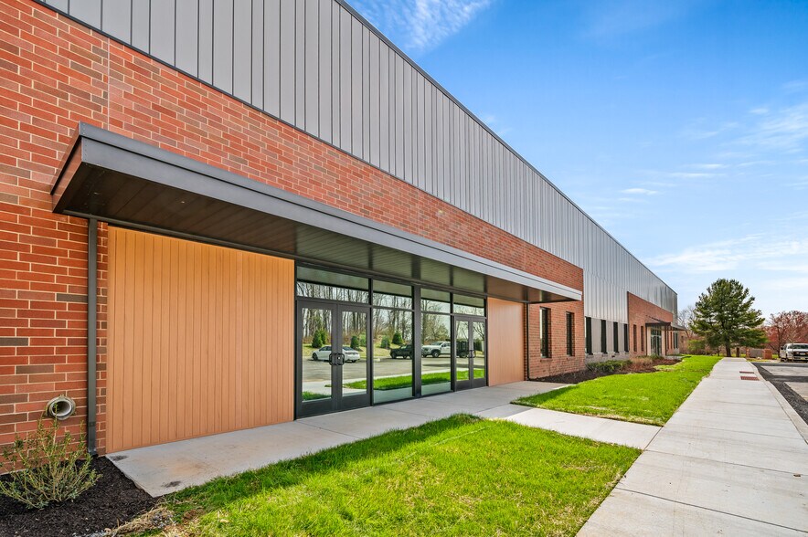 711 Haywood Dr, Exton, PA à louer - Photo de l’immeuble – Image 1 sur 4