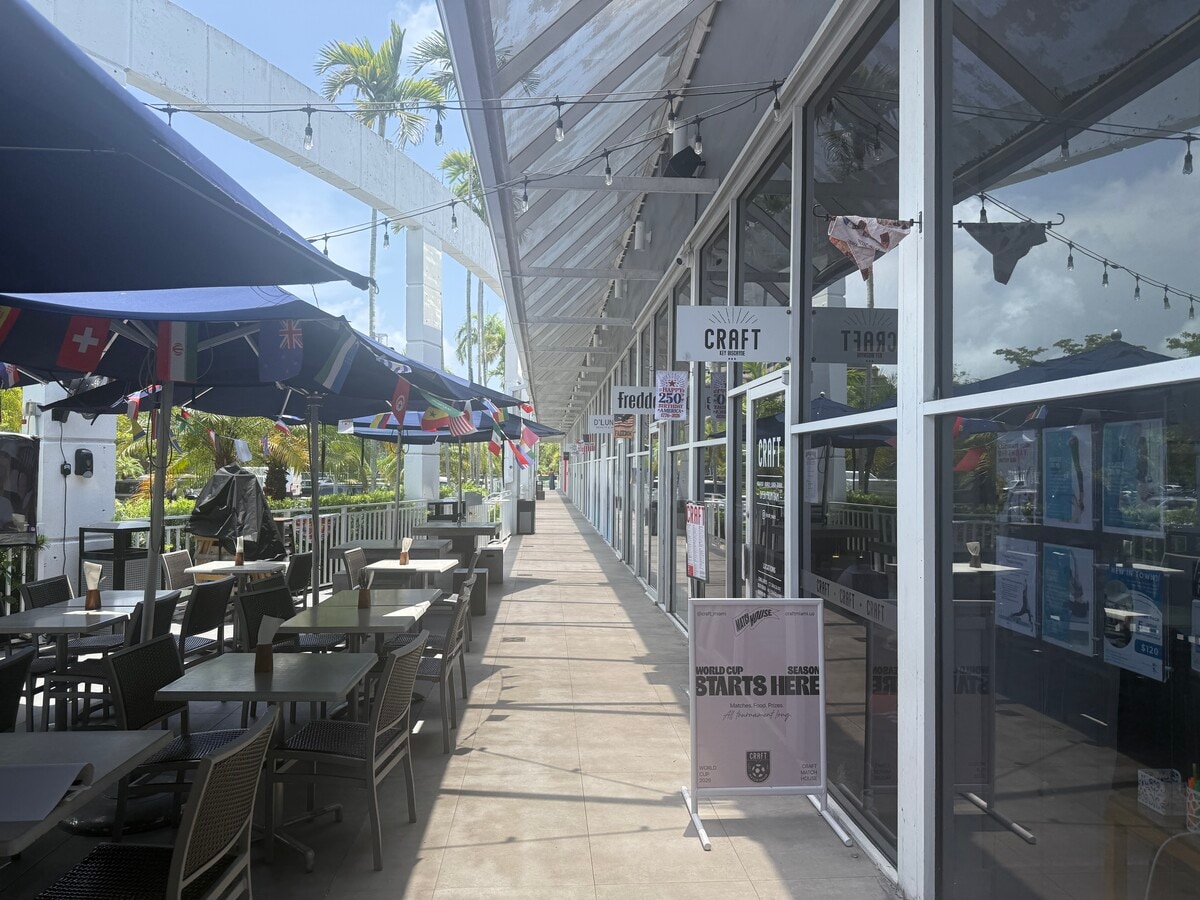 260 Crandon Blvd, Key Biscayne, FL 33149 - Lot C-14 - - Photo intérieure - Image 2 of 3