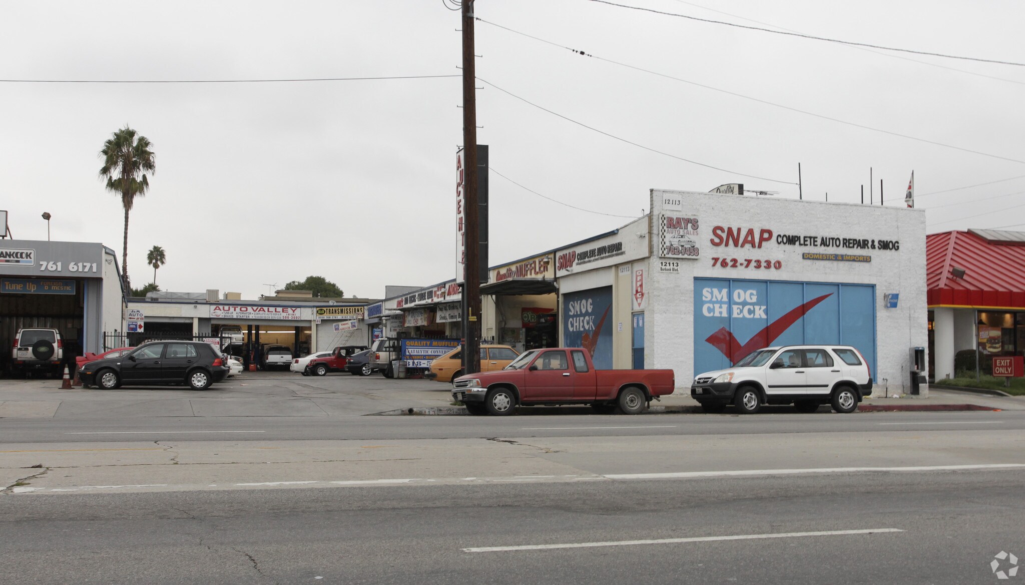 12113 Burbank Blvd, North Hollywood, CA à louer Photo de l’immeuble– Image 1 sur 3