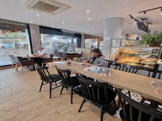Plus de détails pour Local commercial à louer