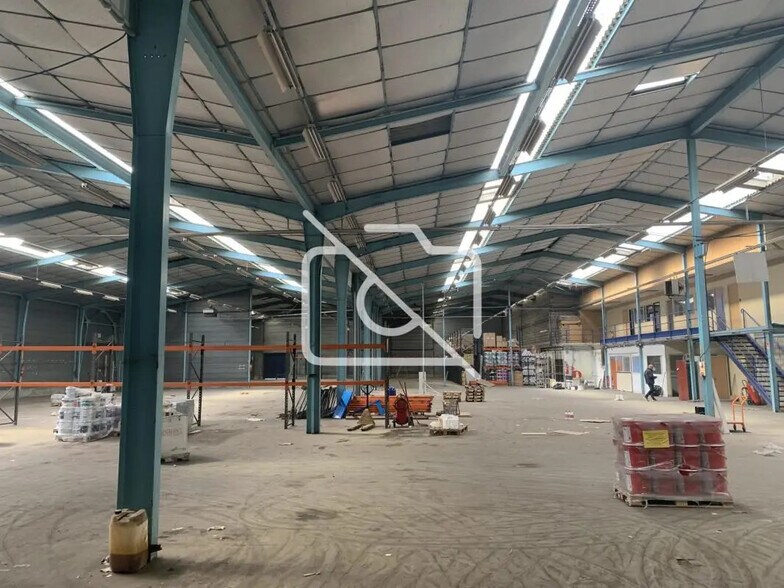 Industriel/Logistique dans Étampes à louer - Photo de l’immeuble – Image 2 sur 10