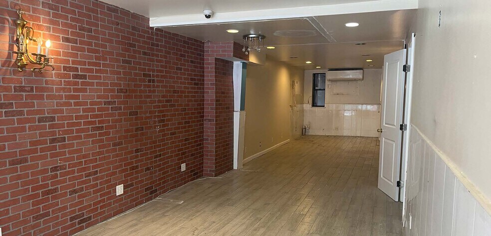 301 E Houston St, New York, NY à louer - Photo de l’immeuble – Image 2 sur 5