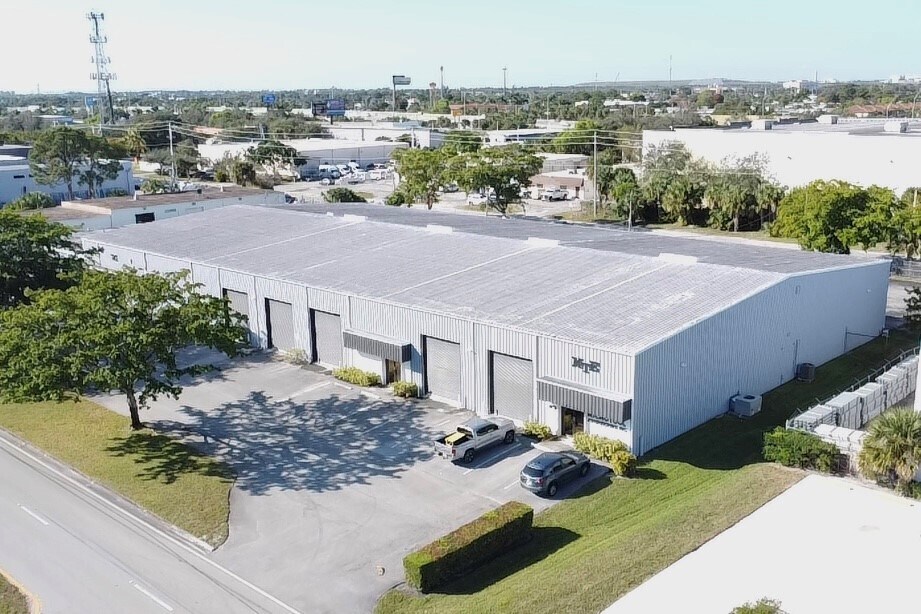 7567-7575 Central Industrial Dr, Riviera Beach, FL à louer Photo de l’immeuble– Image 1 sur 9