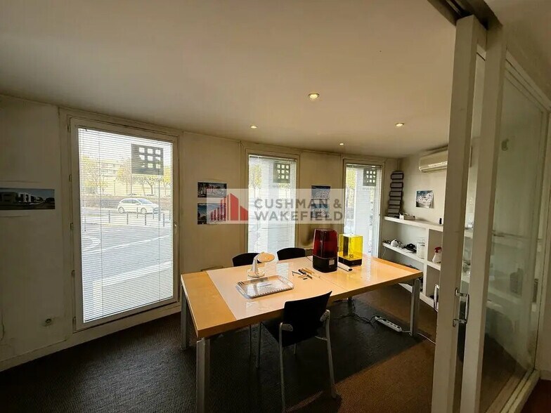 Bureau dans Nîmes à louer - Photo intérieure – Image 2 sur 3