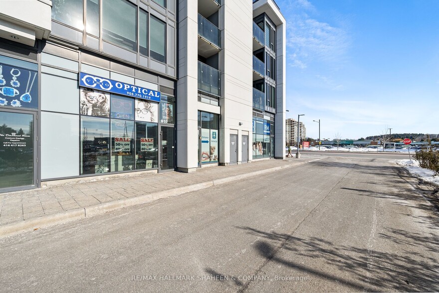 9610 Yonge st, Richmond Hill, ON à vendre - Photo de l’immeuble – Image 3 sur 8