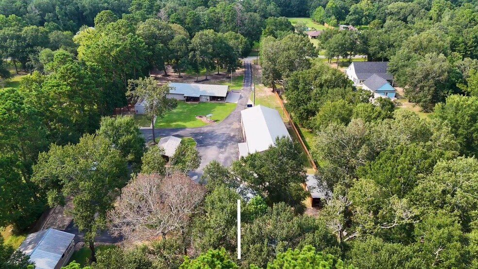 26904 Brentwood Rd, Splendora, TX à vendre - Vidéo sur l’annonce professionnelle – Image 2 sur 62