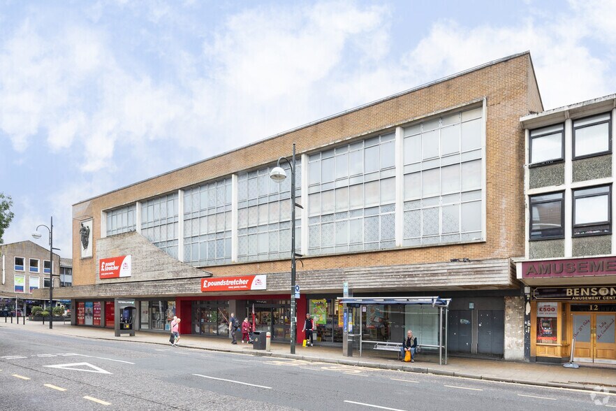 14-26 The Broadway, Crawley à louer - Photo de l’immeuble – Image 2 sur 2