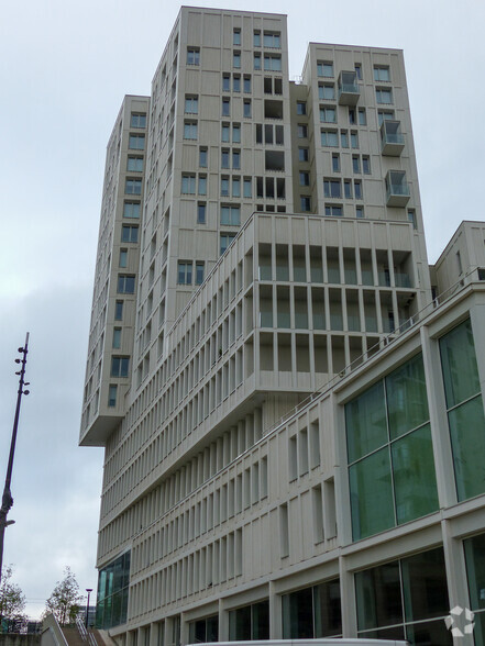 Local commercial dans Paris à louer - Photo de l’immeuble – Image 3 sur 9