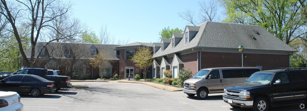 153 N Main St, Collierville, TN à louer - Photo de l’immeuble – Image 3 sur 5