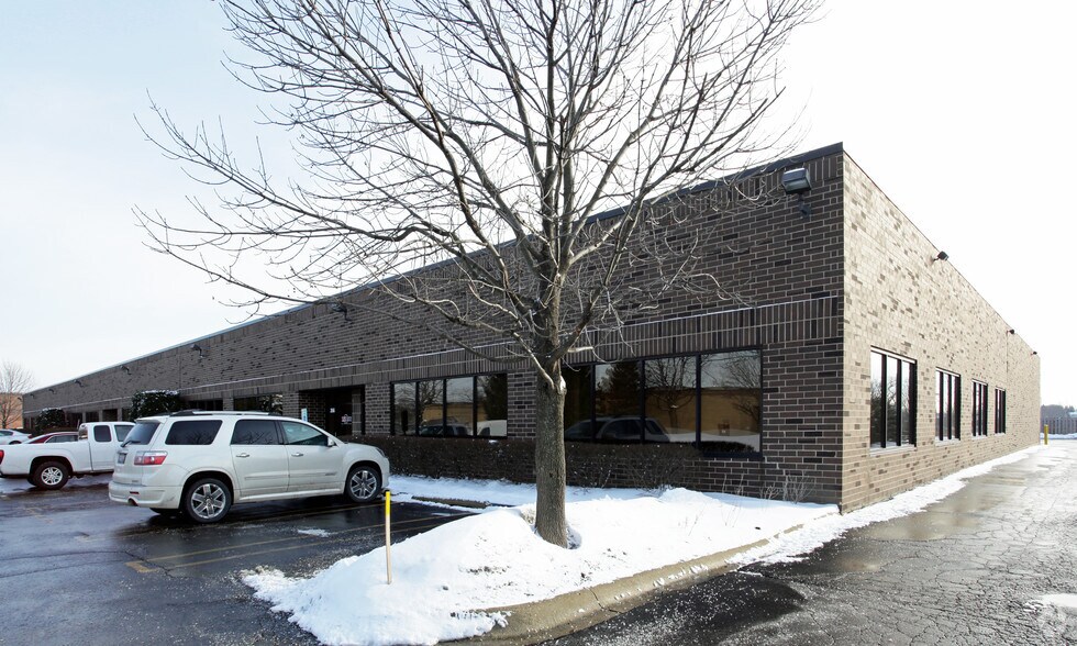 250-270 Tubeway Dr, Carol Stream, IL à louer - Photo de l’immeuble – Image 2 sur 7