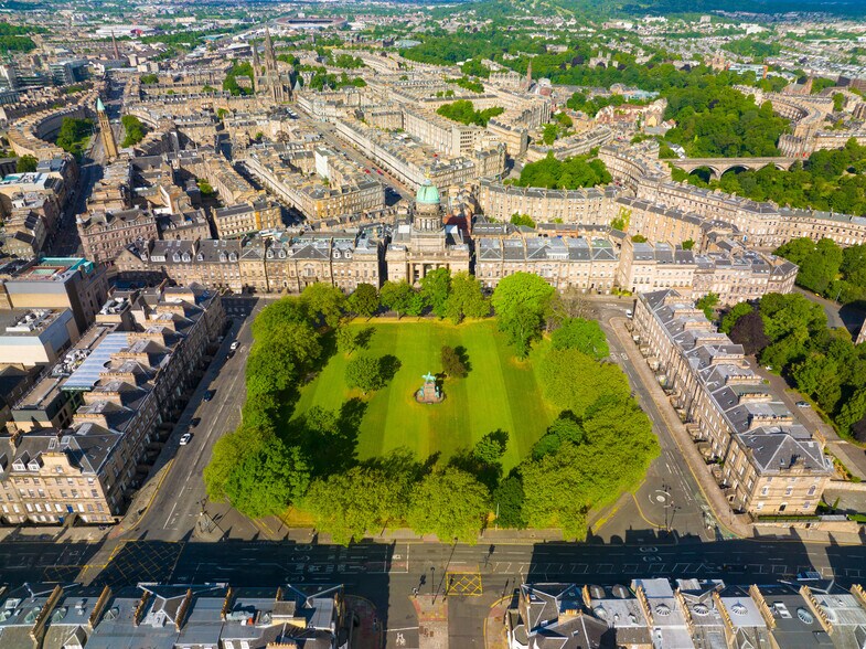 43 Charlotte Sq, Edinburgh à louer - Photo de l’immeuble – Image 2 sur 24