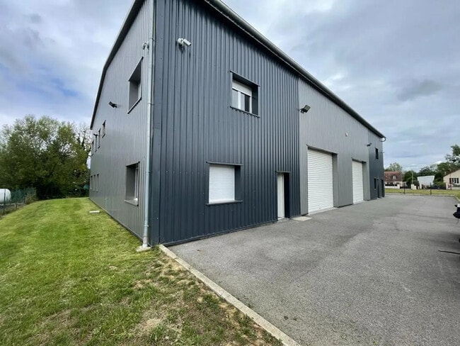 Plus de détails pour Industriel/Logistique à louer