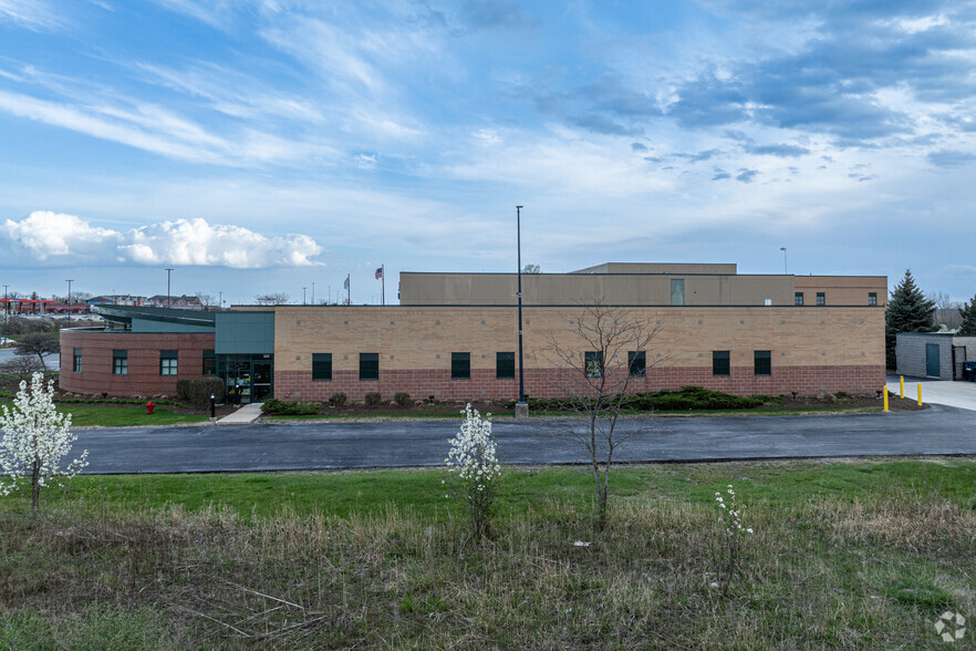 18210 La Grange Rd, Tinley Park, IL à louer - Photo de l’immeuble – Image 2 sur 5