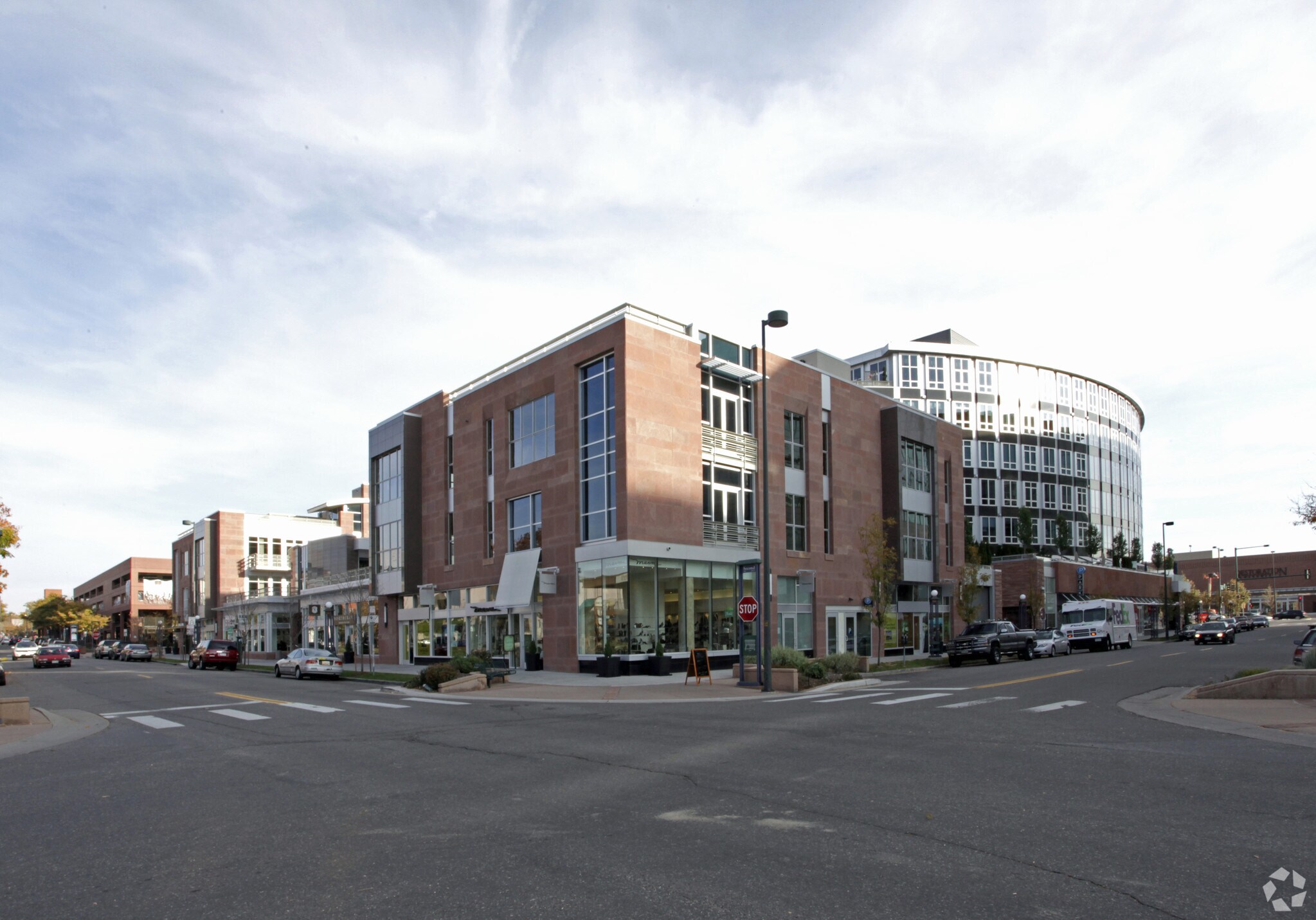 105 E Fillmore St, Denver, CO à louer Photo principale– Image 1 sur 3