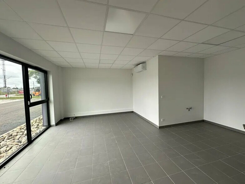 Local d’activités dans Souffelweyersheim à louer - Photo de l’immeuble – Image 3 sur 12