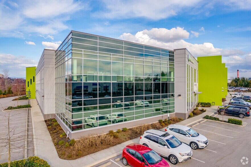 7770 N Fraser Way, Burnaby, BC à louer - Photo de l’immeuble – Image 2 sur 6