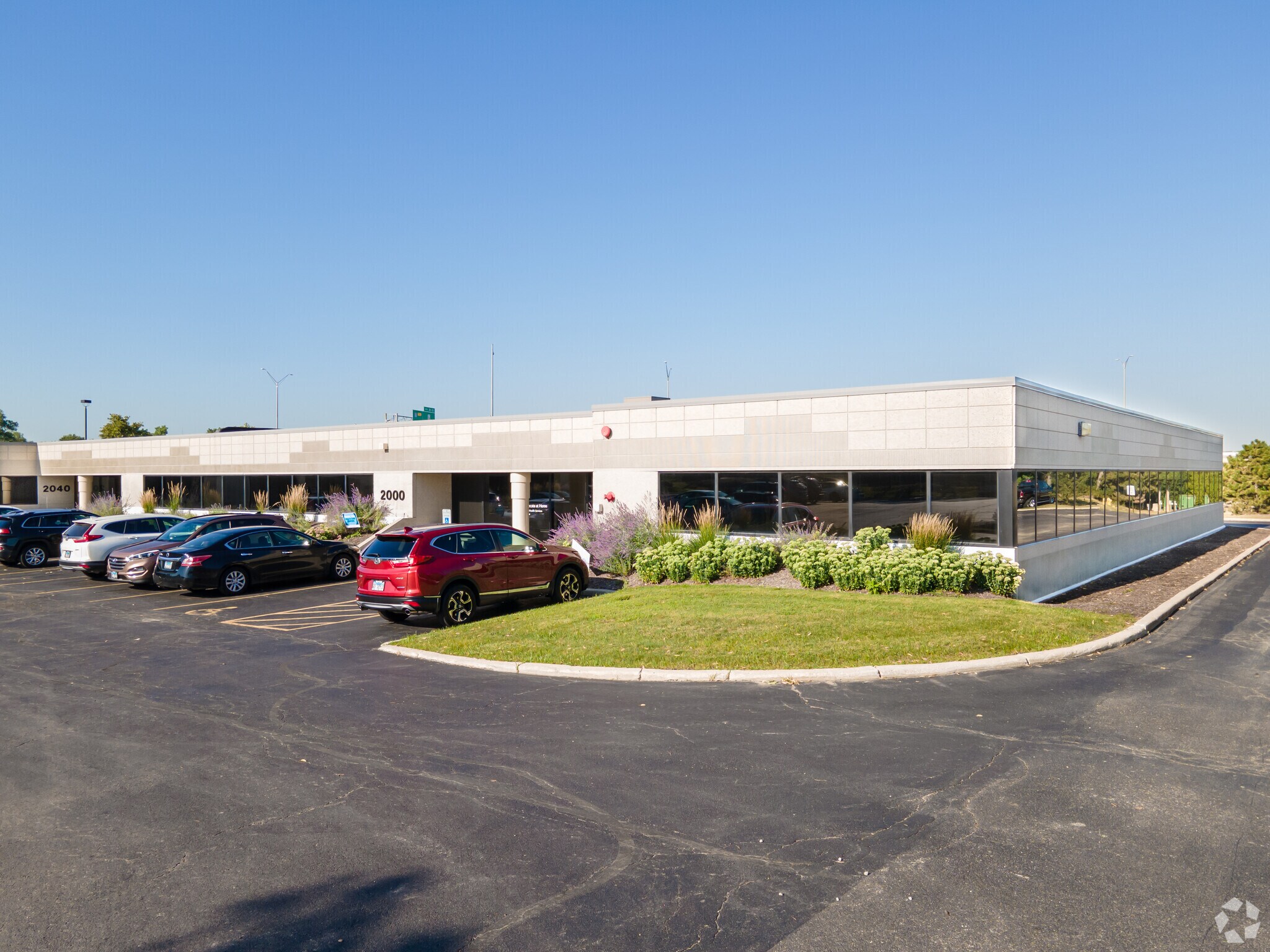 2000-2080 Springer Dr, Lombard, IL à louer Photo principale– Image 1 sur 4