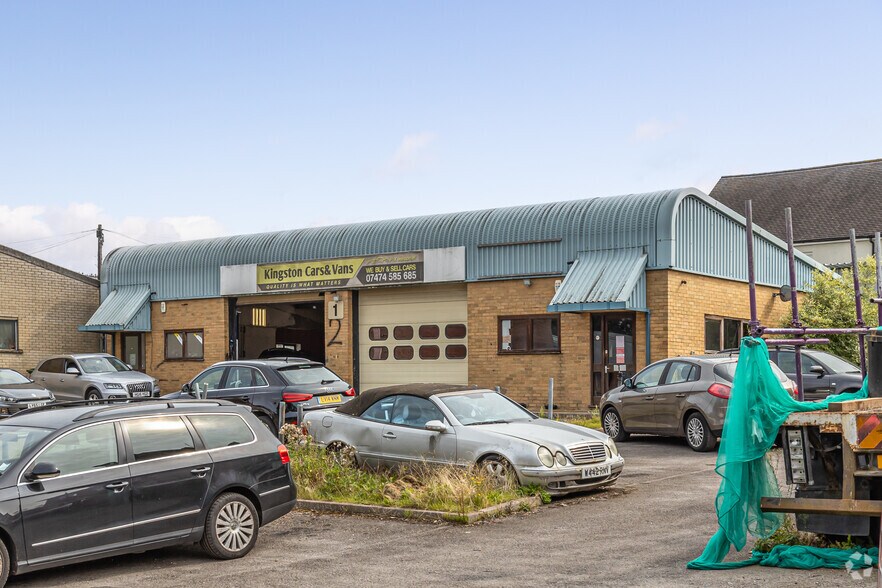 9b Windmill Rd, Hampton à vendre - Photo principale – Image 1 sur 1