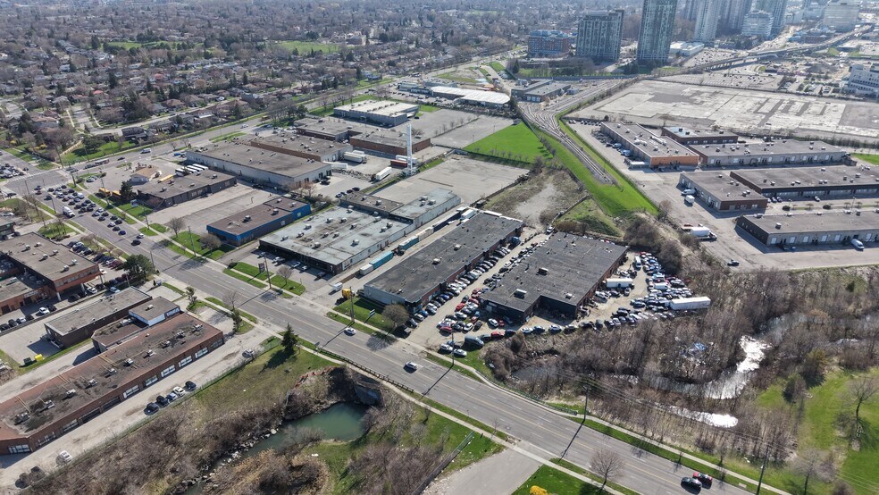 1120 Bellamy Rd N, Toronto, ON à vendre - Photo de l’immeuble – Image 2 sur 7