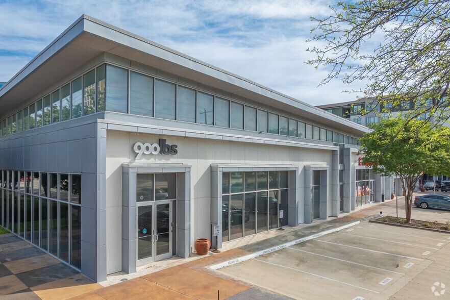 5301 Alpha Rd, Dallas, TX à louer - Photo de l’immeuble – Image 1 sur 22