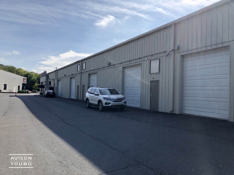 13331 York Center Dr, Charlotte, NC à vendre - Photo de l’immeuble – Image 3 sur 7