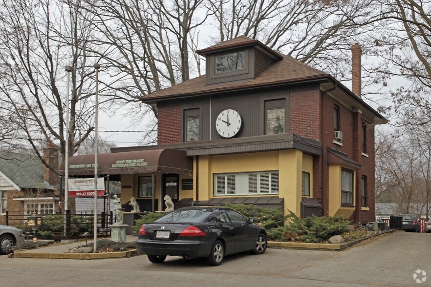 1553 Hurontario St, Mississauga, ON à louer - Photo principale – Image 1 sur 2