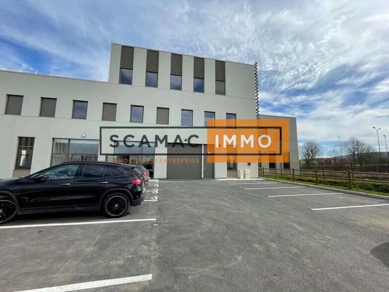 Local d'activités dans Tremblay-en-France à vendre - Photo de l’immeuble – Image 1 sur 5