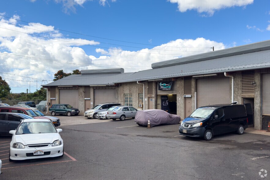 97-719 Kamehameha Hwy, Pearl City, HI à vendre - Photo de l’immeuble – Image 2 sur 3