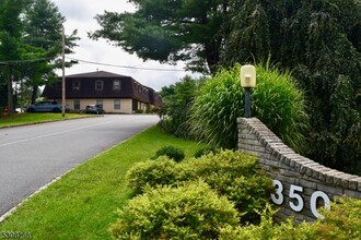 350 Sparta Ave, Sparta, NJ à louer Photo de l’immeuble– Image 1 sur 20