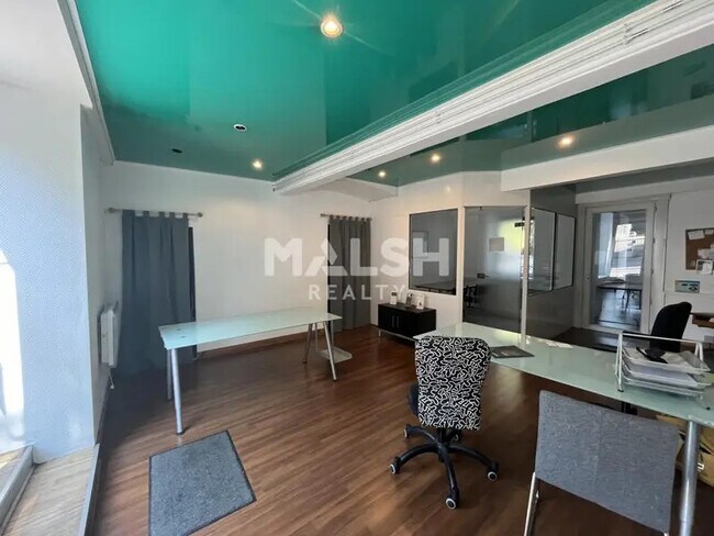 Plus de détails pour Local commercial à vendre