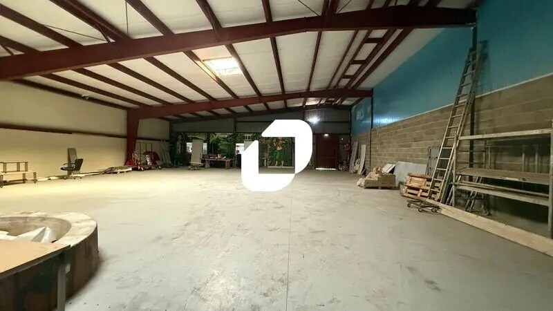 Local commercial dans Saint-Hilaire-de-Brethmas à louer Photo intérieure– Image 1 sur 6