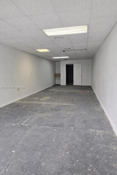 6051-6059 Johnson St, Hollywood, FL à louer - Photo de l’immeuble – Image 2 sur 4