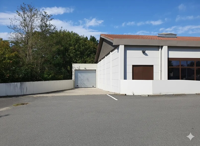 Boulevard De L'Hippodrome, Feurs à louer - Photo de l’immeuble – Image 2 sur 4