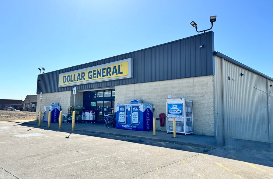 607 NE 23 Hwy, Knob Noster, MO à vendre - Photo de l’immeuble – Image 3 sur 7