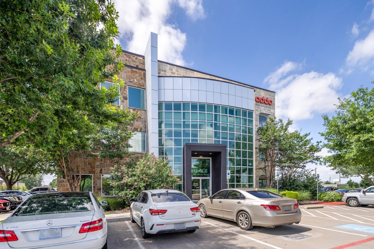 6401 W Eldorado Pky, McKinney, TX à louer Photo de l’immeuble– Image 1 sur 30
